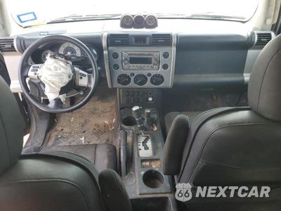 Zdjęcie 8 z 13 samochodu: 2014 TOYOTA FJ CRUISER VIN:JTEBU4BF3EK183441 - miniatura