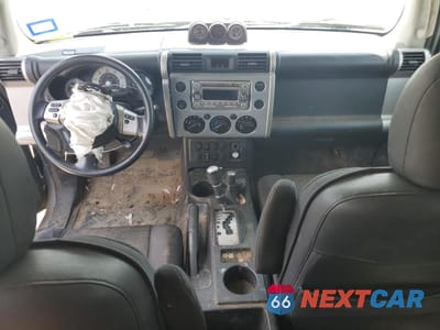Zdjęcie 8 z 13 samochodu: 2014 TOYOTA FJ CRUISER VIN:JTEBU4BF3EK183441 - miniatura