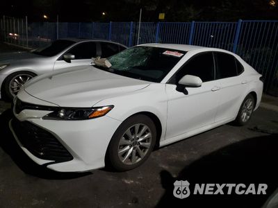 2019 TOYOTA CAMRY L 4T1B11HK8KU795985 - główne zdjęcie licytacji z USA - miniatura