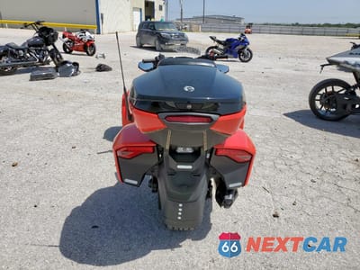 Czwarte zdjęcie samochodu z boku: 2022 CAN-AM SPYDER ROADSTER F3-T VIN:2BXREDD29NV001728 - miniatura