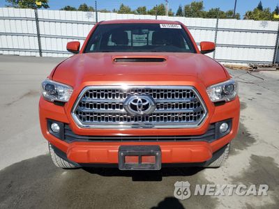 Piąte zdjęcie samochodu w środku: 2017 TOYOTA TACOMA ACCESS CAB VIN:5TFRZ5CN9HX041439 - miniatura