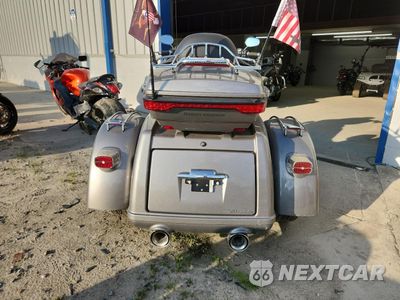 Czwarte zdjęcie samochodu z boku: 2016 HARLEY-DAVIDSON FLHTCUTG TRI GLIDE ULTRA VIN:1HD1MAL17GB852796 - miniatura