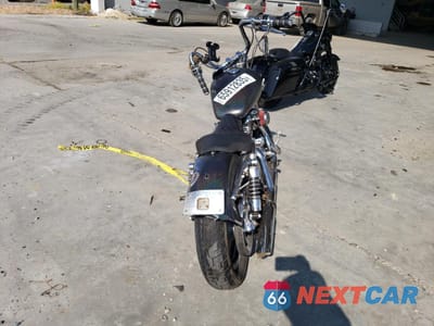 Czwarte zdjęcie samochodu z boku: 2005 HARLEY-DAVIDSON XL1200 C VIN:1HD1CGP155K461420 - miniatura