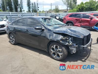 Czwarte zdjęcie samochodu z boku: 2021 KIA FORTE FE VIN:3KPF24AD9ME381275 - miniatura