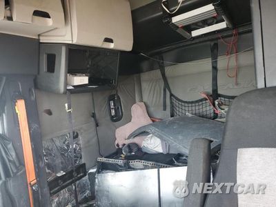 Zdjęcie 6 z 10 samochodu: 2019 FRHT CASCADIA 1 VIN:1FUJHHDR9KLKE3851 - miniatura