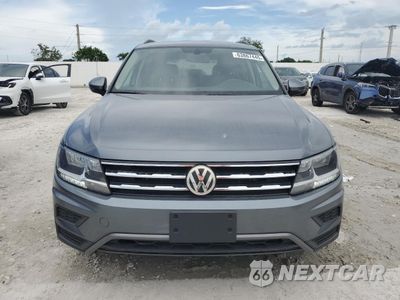 Piąte zdjęcie samochodu w środku: 2020 VOLKSWAGEN TIGUAN SE VIN:3VV3B7AX1LM106522 - miniatura