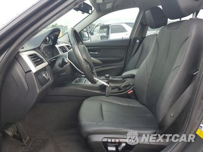 Zdjęcie 7 z 14 samochodu: 2018 BMW 320 I VIN:WBA8A9C55JAD27775 - miniatura