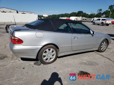 Trzecie zdjęcie samochodu z tyłu: 2001 MERCEDES-BENZ CLK 320 VIN:WDBLK65G01T076445 - miniatura
