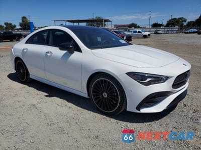 Czwarte zdjęcie samochodu z boku: 2025 MERCEDES-BENZ CLA 250 VIN:W1K5J4GB4SN553439 - miniatura