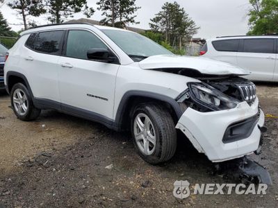 Czwarte zdjęcie samochodu z boku: 2023 JEEP COMPASS LATITUDE VIN:3C4NJDBN0PT553246 - miniatura