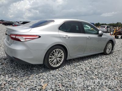 Trzecie zdjęcie samochodu z tyłu: 2018 TOYOTA CAMRY HYBRID VIN:4T1B21HKXJU004240 - miniatura