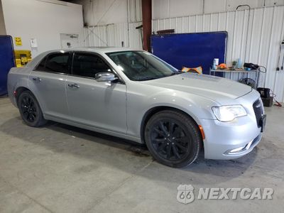 Czwarte zdjęcie samochodu z boku: 2020 CHRYSLER 300 LIMITED VIN:2C3CCAKG6LH128588 - miniatura
