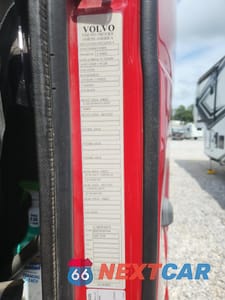 Zdjęcie 10 z 10 samochodu: 2019 VOLVO VNL SEMI TRUCK VIN:4V4NC9EH6KN903828 - miniatura