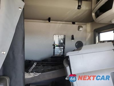 Zdjęcie 6 z 10 samochodu: 2025 VOLVO VN VNL VIN:4V4NC9EH8SN668168 - miniatura