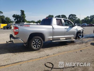 Trzecie zdjęcie samochodu z tyłu: 2018 TOYOTA TUNDRA DOUBLE CAB LIMITED VIN:5TFBW5F17JX682209 - miniatura