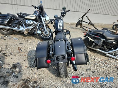 Czwarte zdjęcie samochodu z boku: 2013 HARLEY-DAVIDSON XL883 IRON 883 VIN:1HD4LE21XDC400971 - miniatura