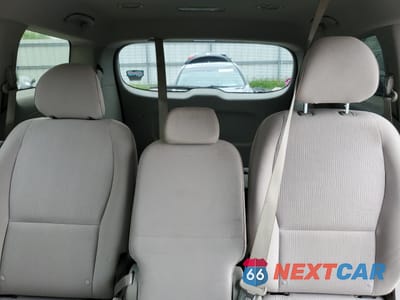 Zdjęcie 10 z 16 samochodu: 2021 KIA SEDONA LX VIN:KNDMB5C13M6663353 - miniatura