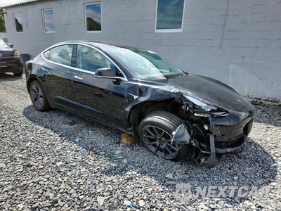 Czwarte zdjęcie samochodu z boku: 2018 TESLA MODEL 3 VIN:5YJ3E1EB1JF103347 - miniatura