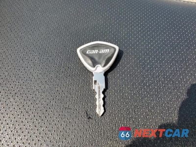 Zdjęcie 8 z 9 samochodu: 2021 CAN-AM SPYDER ROADSTER RT VIN:2BXNBDD25MV001554 - miniatura