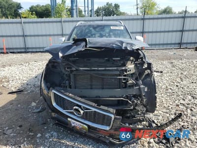 Piąte zdjęcie samochodu w środku: 2017 VOLVO XC90 T6 VIN:YV4A22PM4H1137559 - miniatura