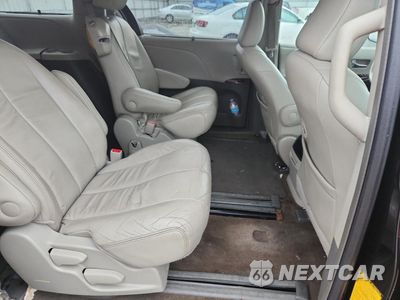 Zdjęcie 11 z 13 samochodu: 2014 TOYOTA SIENNA XLE VIN:5TDYK3DC1ES526340 - miniatura