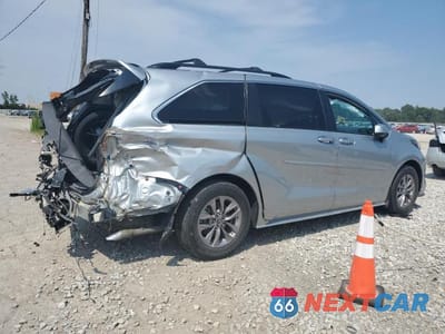 Trzecie zdjęcie samochodu z tyłu: 2023 TOYOTA SIENNA XLE VIN:5TDYRKECXPS153998 - miniatura