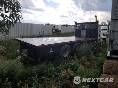 Czwarte zdjęcie samochodu z boku: 2001 FREIGHTLINER FLD120 VIN:1FUJAHCG01PF97406 - miniatura