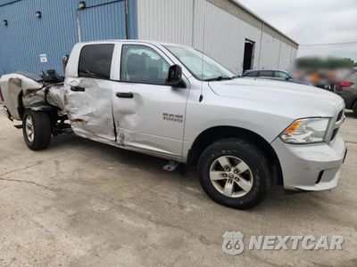 Czwarte zdjęcie samochodu z boku: 2018 RAM 1500 ST VIN:1C6RR7KG3JS256100 - miniatura
