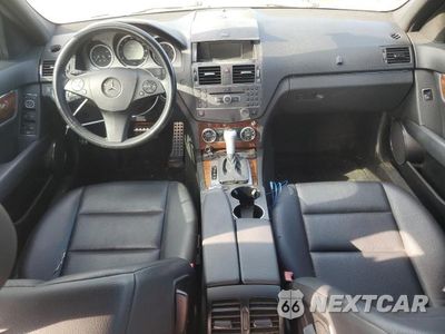 Zdjęcie 8 z 12 samochodu: 2011 MERCEDES-BENZ C 300 4MATIC VIN:WDDGF8BB8BR133913 - miniatura