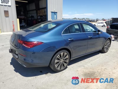 Trzecie zdjęcie samochodu z tyłu: 2023 MERCEDES-BENZ CLA 250 VIN:W1K5J4GBXPN425245 - miniatura