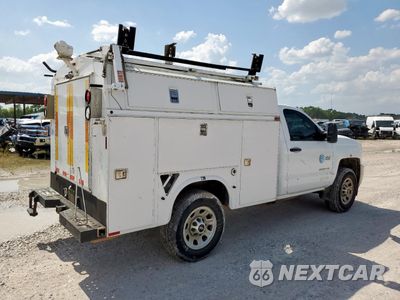 Czwarte zdjęcie samochodu z boku: 2015 CHEVROLET SILVERADO C3500 VIN:1GB3CYCG5FZ502328 - miniatura