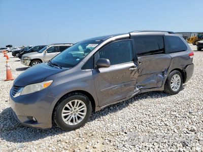 2014 TOYOTA SIENNA XLE 5TDYK3DC0ES489720 - główne zdjęcie licytacji z USA - miniatura