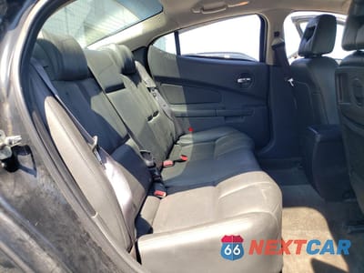 Zdjęcie 10 z 15 samochodu: 2004 PONTIAC GRAND PRIX GTP VIN:2G2WR524X41373476 - miniatura