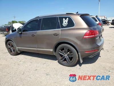 Drugie zdjęcie samochodu z przodu: 2014 VOLKSWAGEN TOUAREG V6 VIN:WVGEF9BP2ED011452 - miniatura