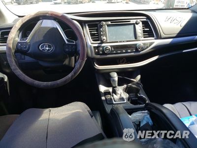 Zdjęcie 8 z 13 samochodu: 2018 TOYOTA HIGHLANDER SE VIN:5TDJZRFH4JS834136 - miniatura