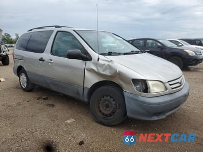 Czwarte zdjęcie samochodu z boku: 2002 TOYOTA SIENNA LE VIN:4T3ZF13C92U488557 - miniatura