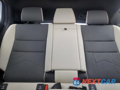 Zdjęcie 10 z 14 samochodu: 2024 BMW X2 M35I VIN:WBX83GM01R5Y54611 - miniatura