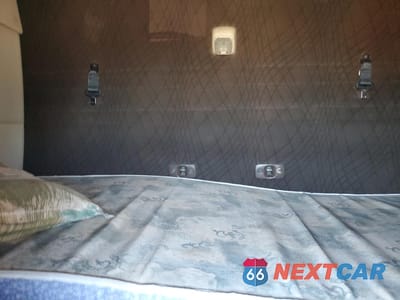 Zdjęcie 6 z 10 samochodu: 2015 VOLVO VN VNL VIN:4V4NC9EH8FN179694 - miniatura