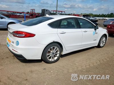 Trzecie zdjęcie samochodu z tyłu: 2019 FORD FUSION SE VIN:3FA6P0LU8KR263981 - miniatura