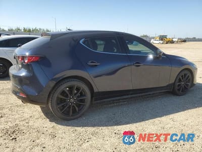 Trzecie zdjęcie samochodu z tyłu: 2019 MAZDA 3 PREFERRED VIN:JM1BPAMM0K1135063 - miniatura