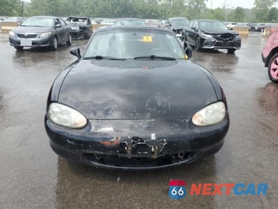 Piąte zdjęcie samochodu w środku: 1999 MAZDA MX-5 MIATA VIN:JM1NB3533X0109213 - miniatura