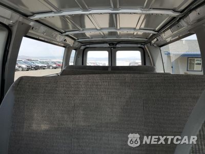 Zdjęcie 10 z 14 samochodu: 2003 FORD ECONOLINE E350 SUPER DUTY WAGON VIN:1FBSS31L33HA74021 - miniatura