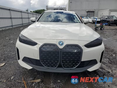Piąte zdjęcie samochodu w środku: 2024 BMW I4 EDRIVE 35 VIN:WBY43AW03RFR59830 - miniatura