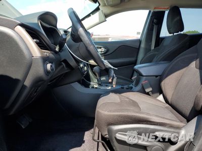Zdjęcie 7 z 14 samochodu: 2017 JEEP CHEROKEE LATITUDE VIN:1C4PJLCB2HW580922 - miniatura