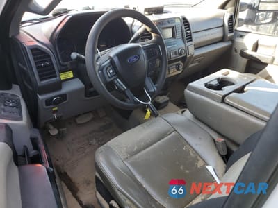 Zdjęcie 8 z 13 samochodu: 2019 FORD F550 SUPER DUTY VIN:1FD0W5HT8KEE26921 - miniatura