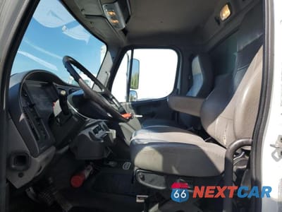 Zdjęcie 7 z 13 samochodu: 2019 FREIGHTLINER M2 106 MED - TRUCKS REFRIGERATED BOX TRUCK VIN:3ALACWFE7KDKA9666 - miniatura