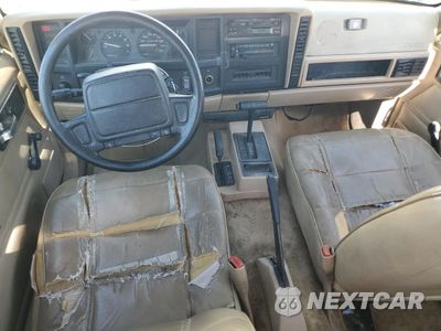Zdjęcie 8 z 13 samochodu: 1996 JEEP CHEROKEE SE VIN:1J4FJ28S3TL229973 - miniatura
