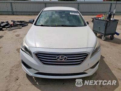 Piąte zdjęcie samochodu w środku: 2017 HYUNDAI SONATA SE VIN:5NPE24AF3HH537390 - miniatura