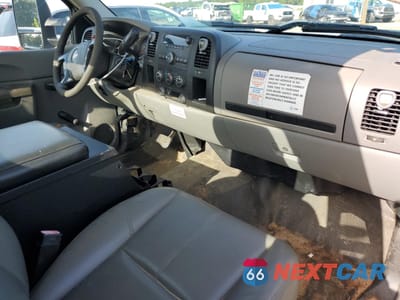 Zdjęcie 8 z 12 samochodu: 2013 CHEVROLET SILVERADO C3500 VIN:1GB3CZCG2DF226226 - miniatura