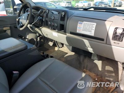 Zdjęcie 8 z 12 samochodu: 2013 CHEVROLET SILVERADO C3500 VIN:1GB3CZCG2DF226226 - miniatura